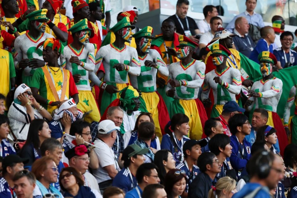 Trang phục "không đụng hàng" của các cổ động viên World Cup trang phuc khong dung hang cua cac co dong vien world cup