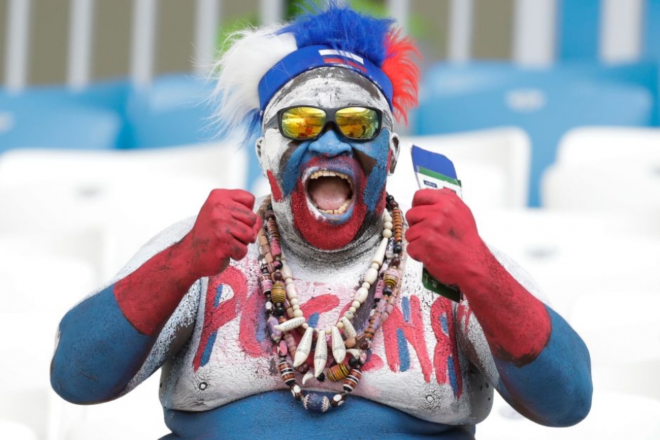 Trang phục "không đụng hàng" của các cổ động viên World Cup trang phuc khong dung hang cua cac co dong vien world cup