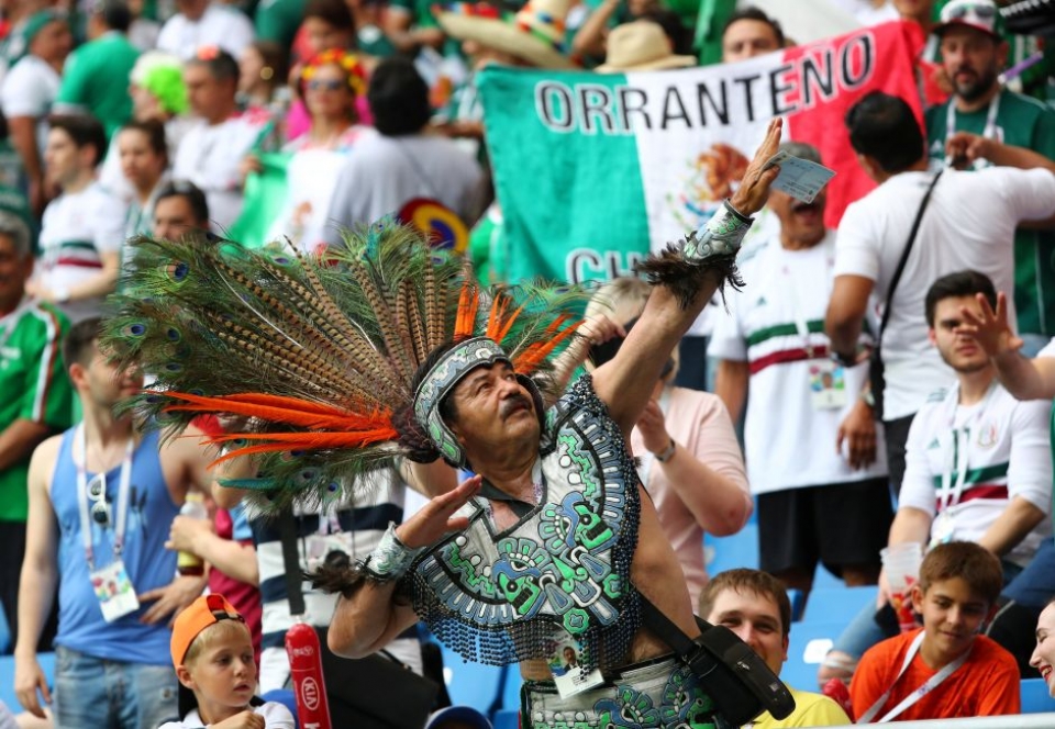 Trang phục "không đụng hàng" của các cổ động viên World Cup trang phuc khong dung hang cua cac co dong vien world cup