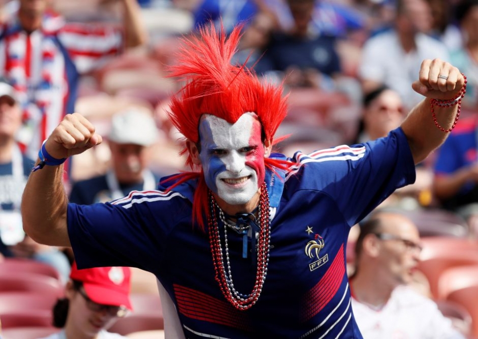 Trang phục "không đụng hàng" của các cổ động viên World Cup trang phuc khong dung hang cua cac co dong vien world cup