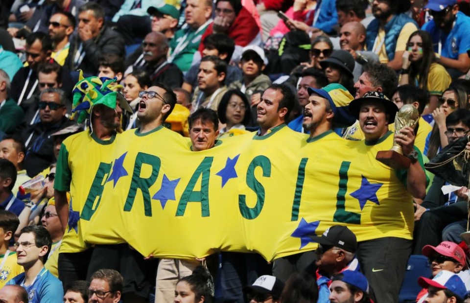 Trang phục "không đụng hàng" của các cổ động viên World Cup trang phuc khong dung hang cua cac co dong vien world cup