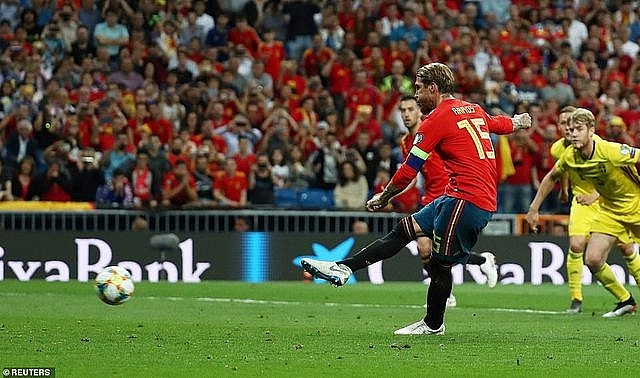 tay ban nha 3 0 thuy dien ramos morata lap cong