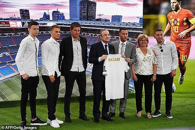 eden hazard rang ro ra mat 50000 co dong vien real madrid