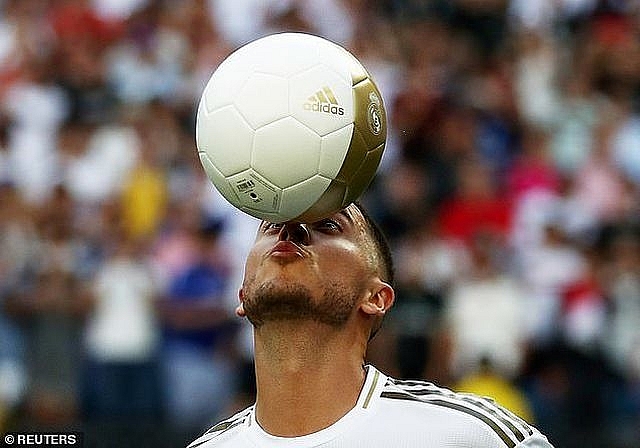 eden hazard rang ro ra mat 50000 co dong vien real madrid