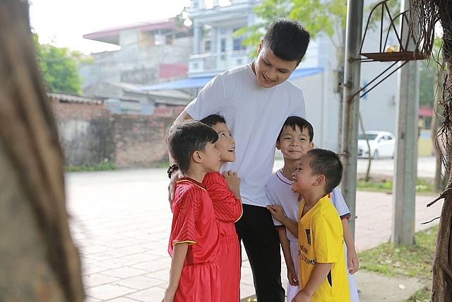 chien dich quang hai thap lua nhung giac mo duoc youtube vinh danh toan cau