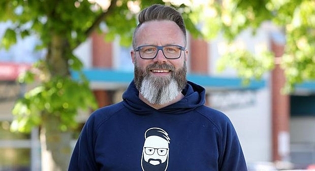 nguoi chua tung co ho chieu duc duoc bau la thi truong thanh pho rostock mien bac nuoc duc