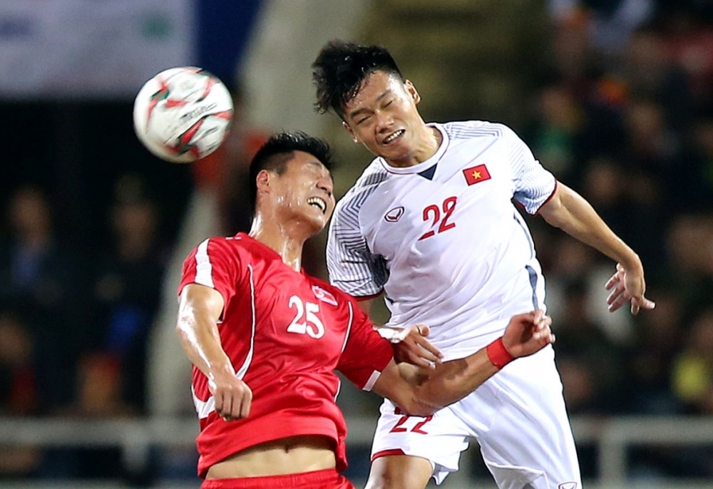 Tiền đạo Nguyễn Thành Chung: Biệt danh “siêu tiền đạo” đã nói lên tất cả. Thành Chung thường xuyên sắm vai “gà son” ở Hà Nội FC. HLV Park Hang Seo cũng từng kéo trung vệ này lên đá tiền đạo ở U22 Việt Nam. (Nguồn: VOV)