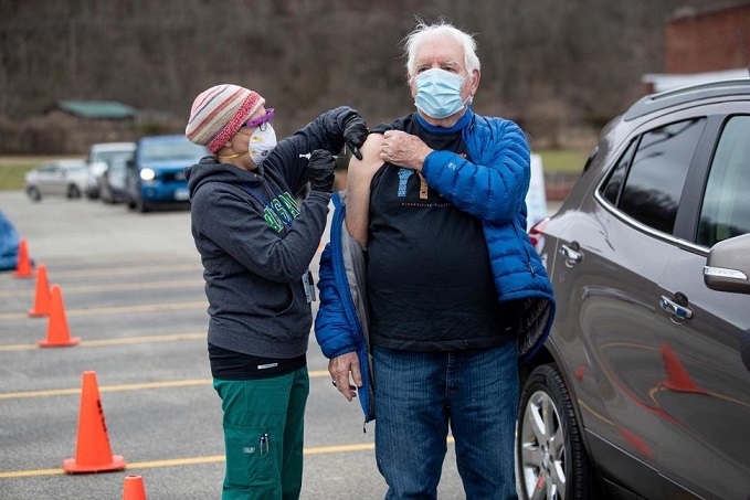 Mỹ: Tiêm vaccine Covid-19 ở bang Tây Virginia được rút thăm trúng thưởng phần quà có giá trị