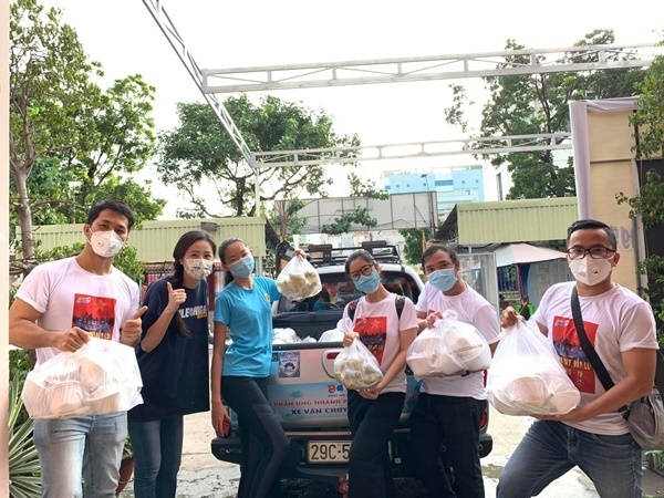 Hoa hậu Mai Phương Thúy tham gia đội tình nguyện phòng chống Covid-19 tại TP. Hồ Chí Minh