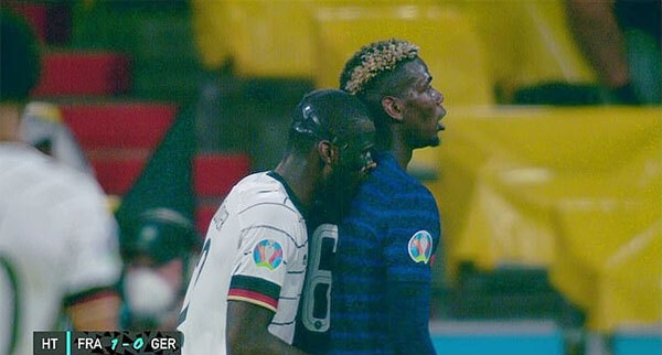 EURO 2020: Nghi vấn tuyển thủ Đức cắn vai Paul Pogba