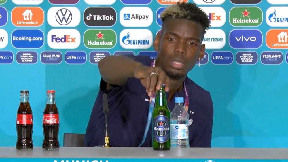 EURO 2020: Ronaldo và Coca-Cola: Cuộc chiến giữa hai thương hiệu và lời khuyên từ Liên đoàn bóng đá châu Âu (UEFA)