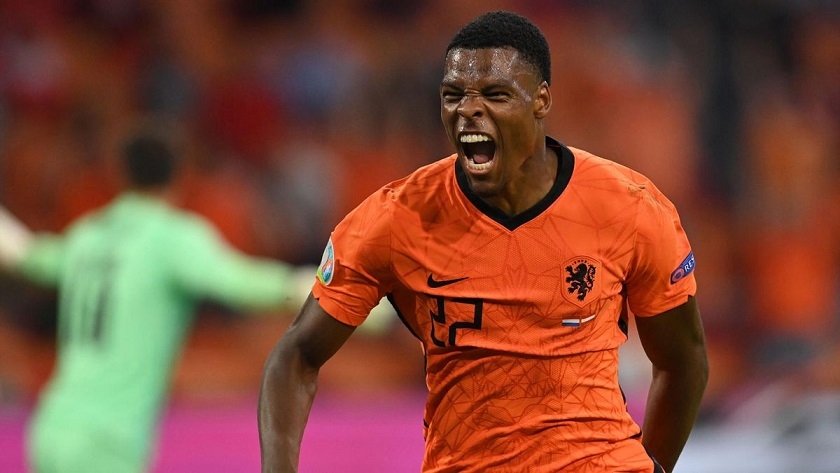 Chuyển nhượng cầu thủ: Barca mang Ronaldo về đá cặp Messi; N’Golo Kante có mối quan hệ tốt với Chelsea;