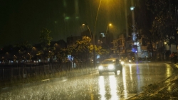 Dự báo thời tiết đêm nay và ngày mai (23-24/6): Bắc Bộ đêm mưa to đến rất to; từ Nghệ An đến Phú Yên có nắng nóng gay gắt
