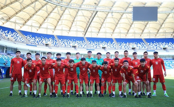U23 Việt Nam vs U23 Thái Lan: Các cầu thủ Việt Nam tham quan SVĐ Bunyodkor
