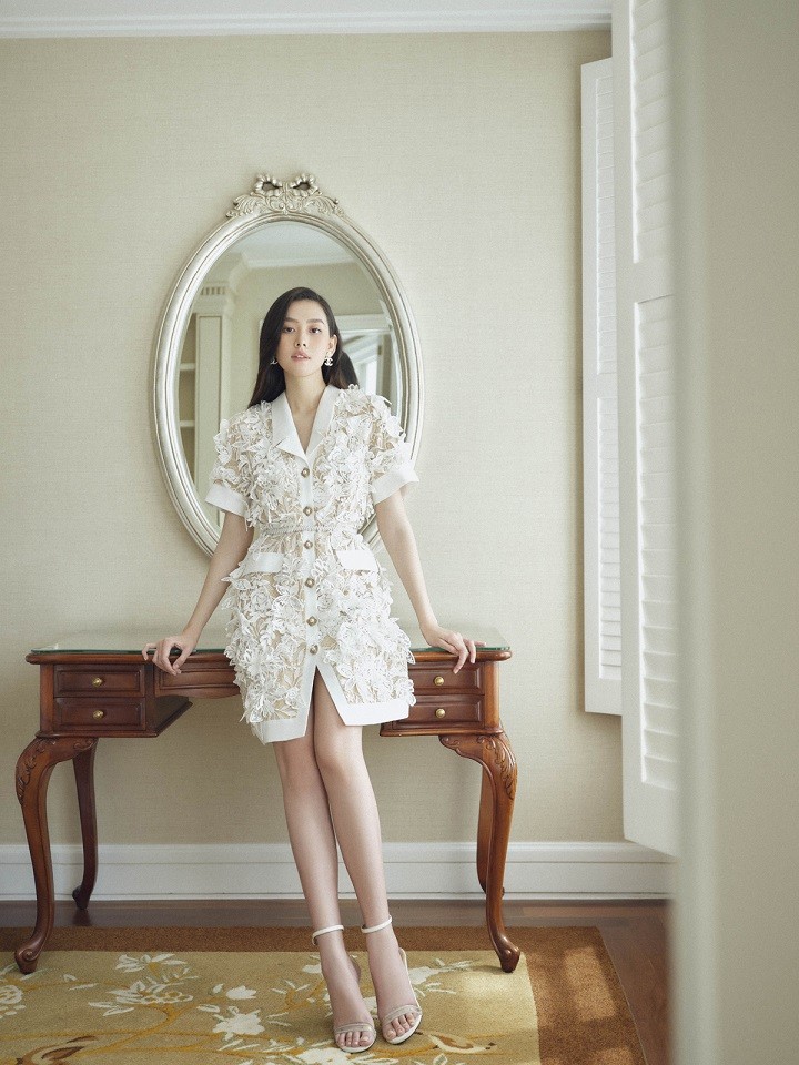 Á hậu Tường San gợi ý đầm dự tiệc mùa Hè