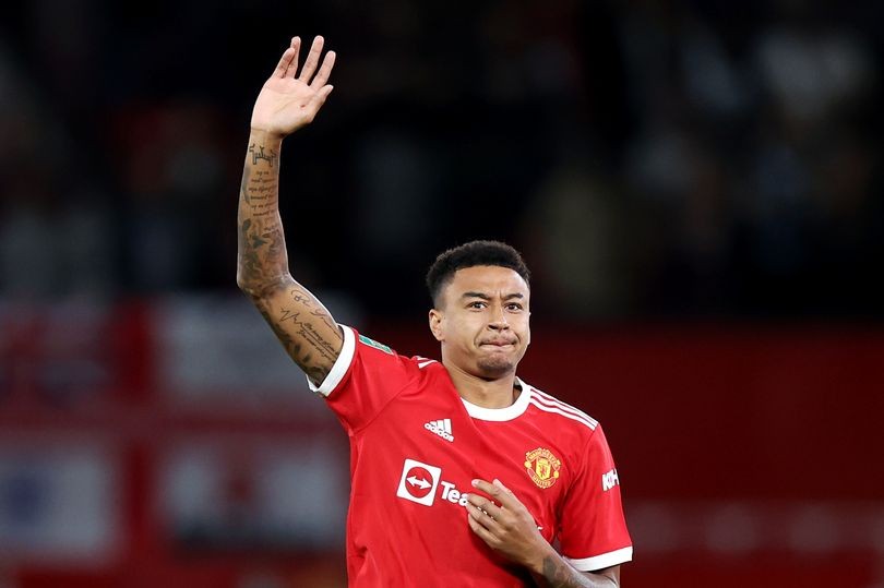 Chuyển nhượng cầu thủ Man Utd: Tiếp xúc Raphinha; Gắng thuyết phục De Jong và chia tay Jesse Lingard