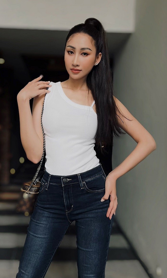 Đoàn Hồng Trang cùng thí sinh các nước tại Miss Global 2022