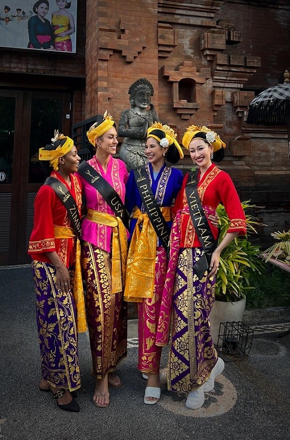 Thời trang của Đoàn Hồng Trang tại Miss Global 2022 Thời trang của Đoàn Hồng Trang tại Miss Global 2022