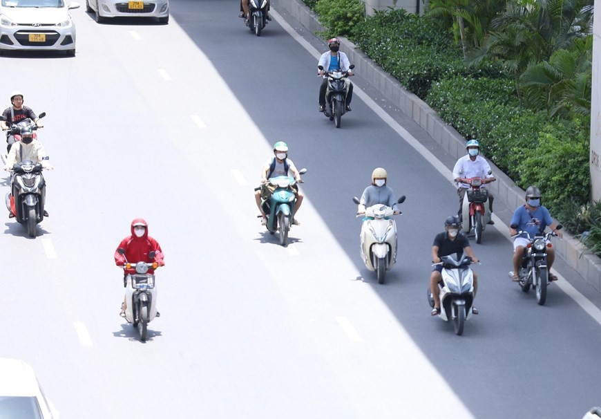 Dự báo thời tiết đêm nay và ngày mai (20-21/6): Hà Nội, đồng bằng, trung du Bắc Bộ nắng nóng gay gắt; Bắc Trung Bộ nắng nóng đặc biệt gay gắt