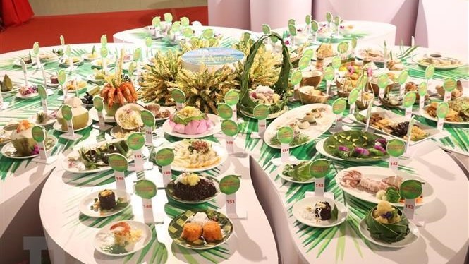 Bến Tre phá kỷ lục Việt Nam và xác lập kỷ lục thế giới về 222 món ăn từ dừa