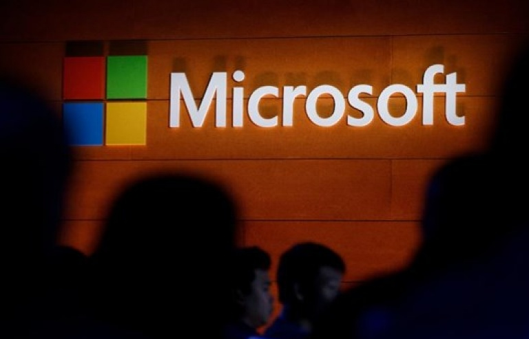 microsoft cat giam nhan su tap trung vao dien toan dam may