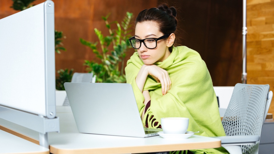 dieu hoa van phong qua lanh voi chi em