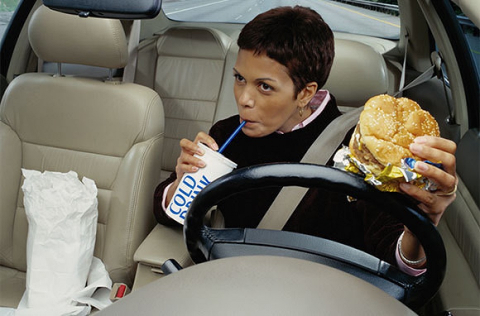 nhung luat le giao thong ky la tren the gioi