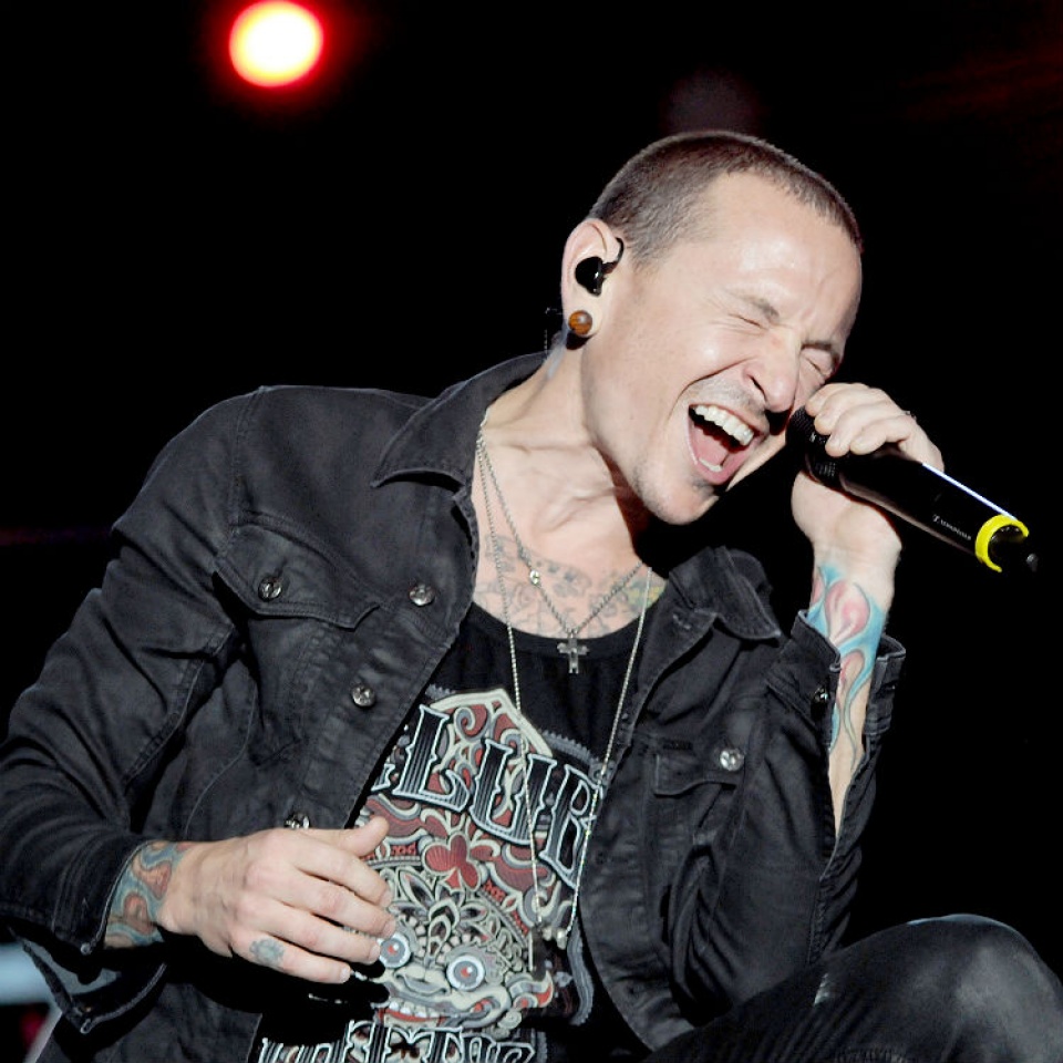 ca sy chester bennington cua linkin park tung he lo kha nang tu sat