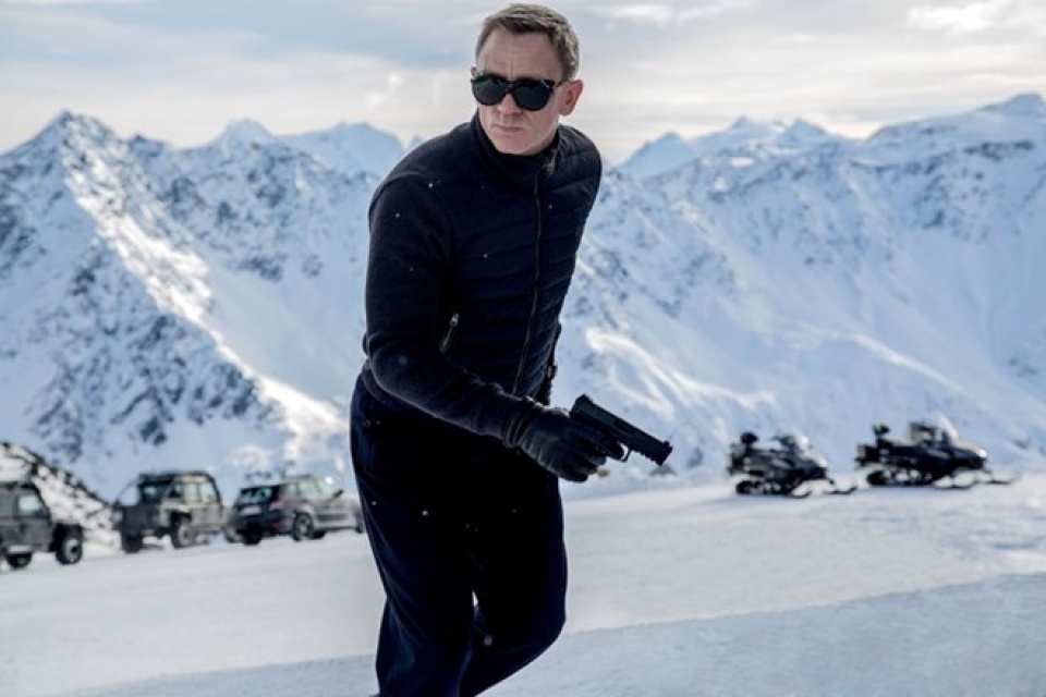 Nam tài tử Daniel Craig tái xuất với hình ảnh điệp viên James Bond nam tai tu daniel craig tai xuat voi hinh anh diep vien james bond