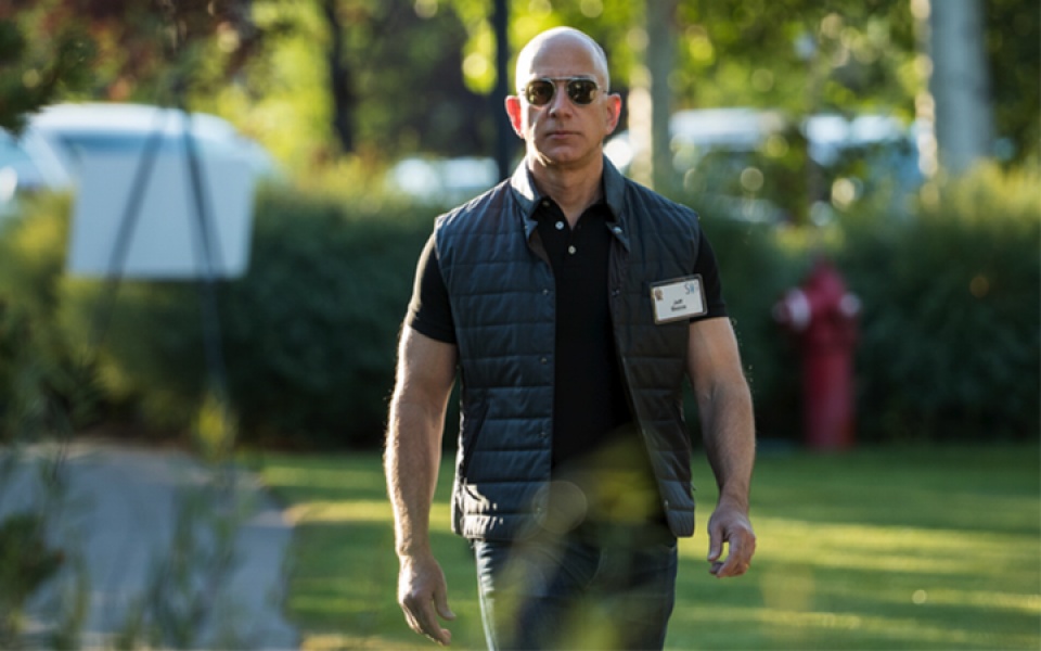 so sanh tai san cua bill gates va ong chu amazon