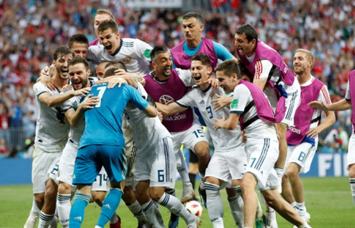 Tổng thống Putin chúc mừng chiến thắng của đội tuyển Nga