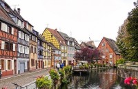 ban nen toi nhung dia diem tuyet dep nay truoc khi qua tai du khach