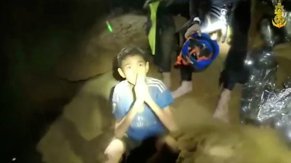 hinh anh moi nhat ve doi bong thai lan trong hang