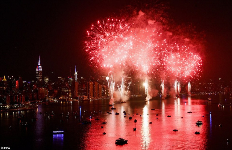 phao hoa rop troi mung quoc khanh my