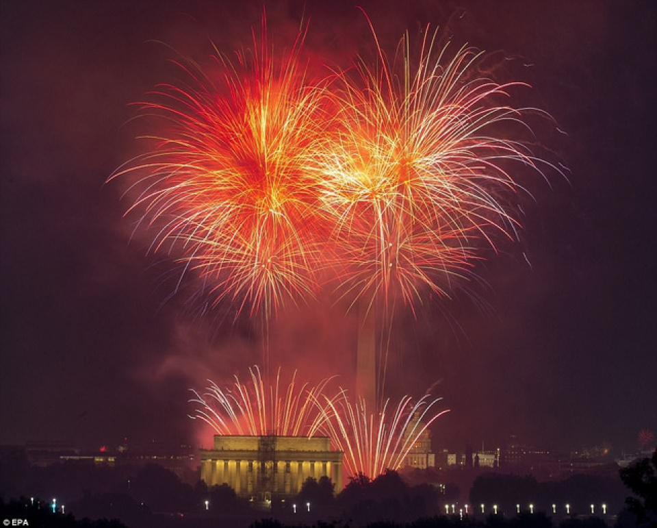 phao hoa rop troi mung quoc khanh my