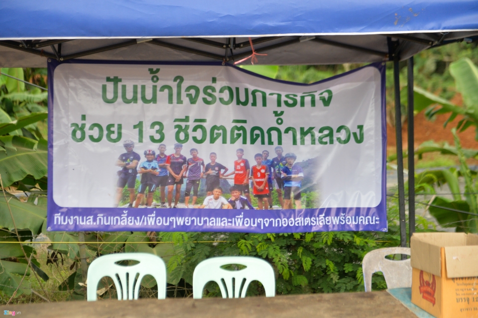 doi giai cuu lam viec hoi ha o cua hang sau khi tho lan thiet mang