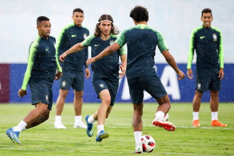 neymar dien hai tren san tap dong doi cuoi ra nuoc mat