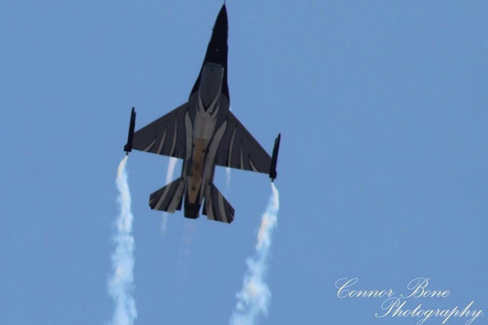 dan may bay nhao lon an tuong tai trien lam hang khong anh