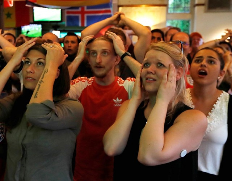 khoanh khac buon vui cua cdv anh o ban ket world cup 2018