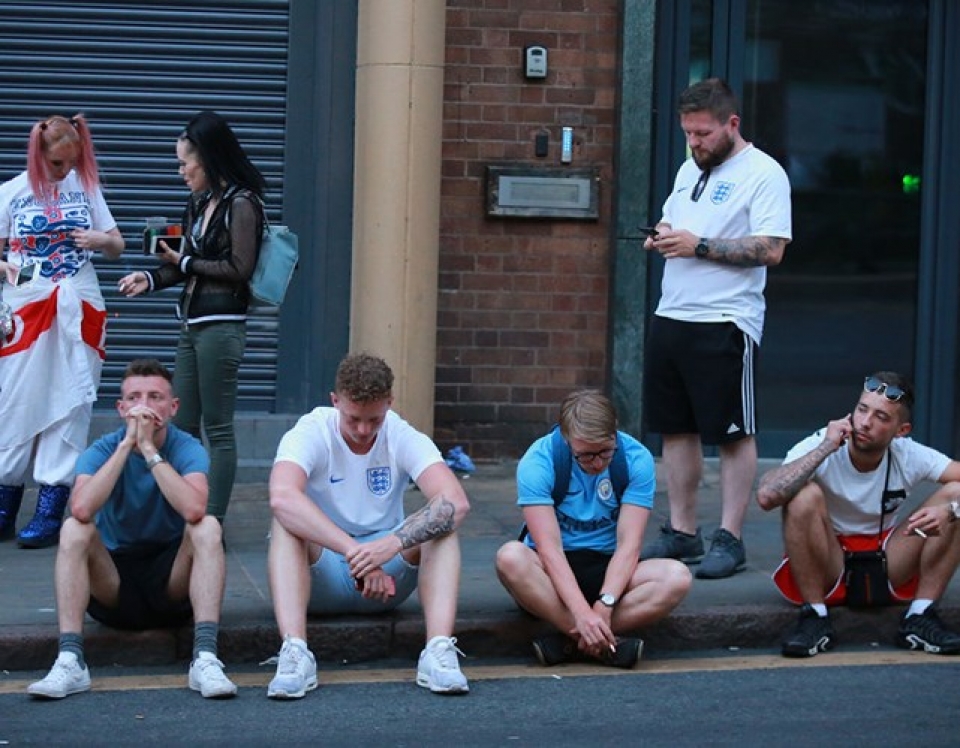 khoanh khac buon vui cua cdv anh o ban ket world cup 2018