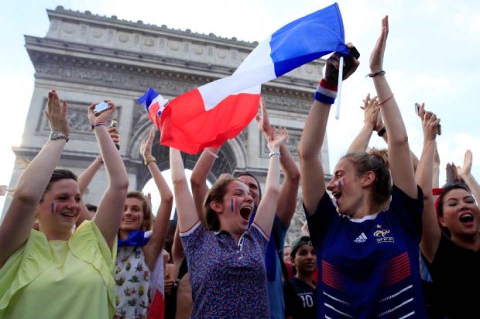 dai lo champs elysees chat kin sau chien thang cua tuyen phap