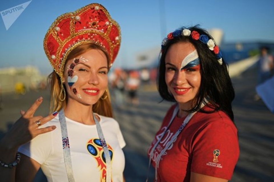 hinh anh nhung bong hong goi cam to diem sac mau world cup 2018