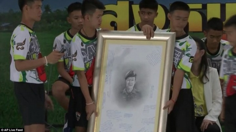 cuoc tai xuat day ngoan muc cua doi bong thieu nien thai lan