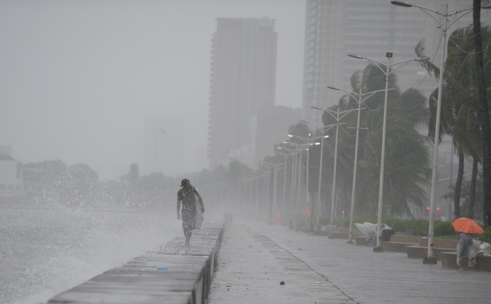 bao son tinh gay ngap lut tren dien rong tai philippines