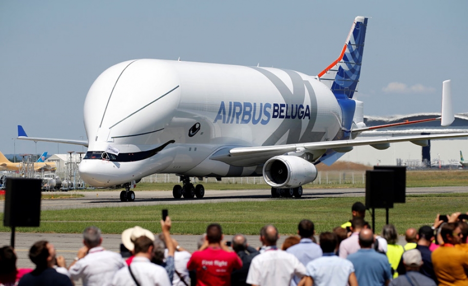 ca voi bau troi moi cua airbus cat canh bay thu tai phap