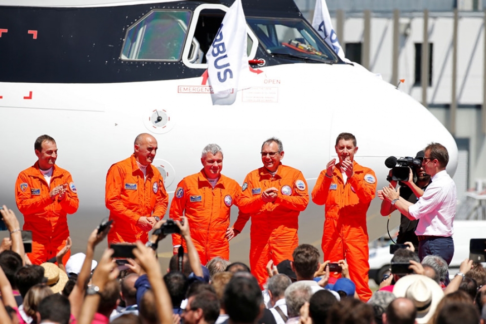 ca voi bau troi moi cua airbus cat canh bay thu tai phap