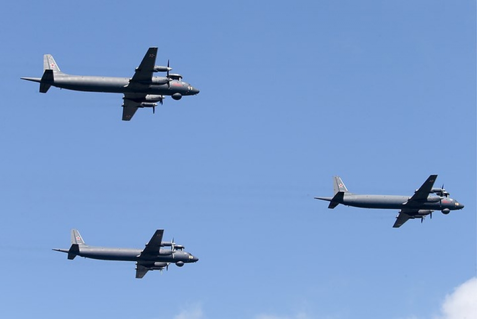 may bay va tau chien nga ram ro pho dien suc manh trong ngay hai quan