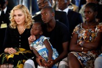 Ca sỹ Madonna kỷ niệm sinh nhật bằng cách gây quỹ từ thiện 60.000 USD