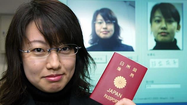 danh sach ho chieu quyen luc nhat the gioi 2 nuoc chau a dat tay nhau dan dau