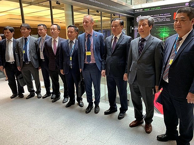 viet nam va vuong quoc anh chia se kinh nghiem trong linh vuc tai chinh